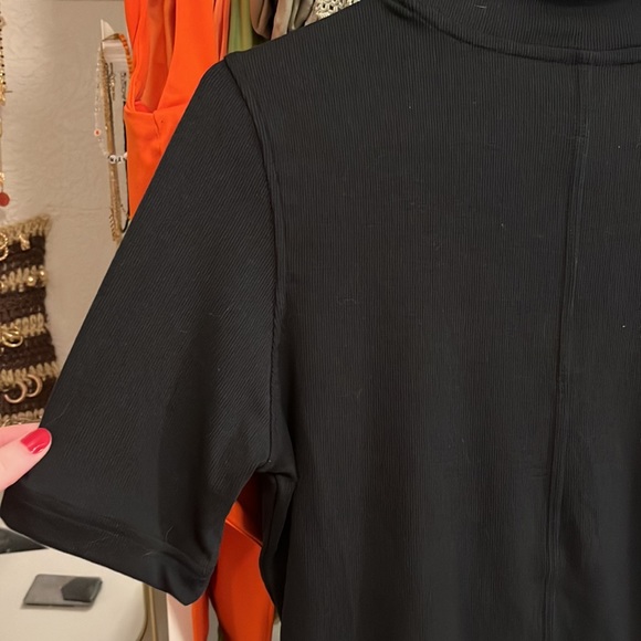 Women’s Nike Crop Top NWT - Picture 4 of 5